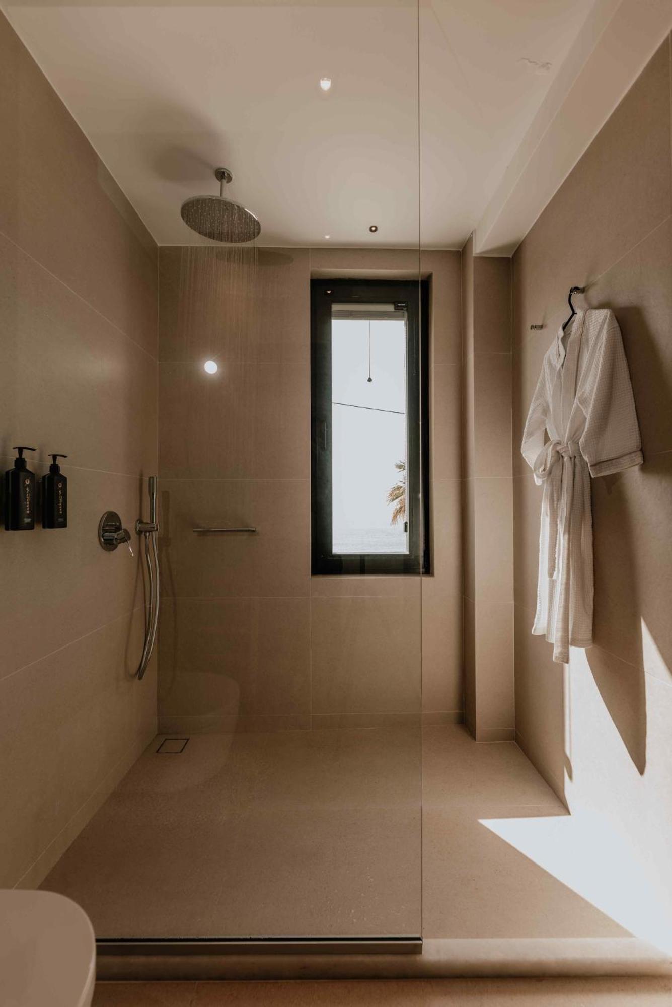 Ostrako Beachside Suites Айя-Анна Экстерьер фото